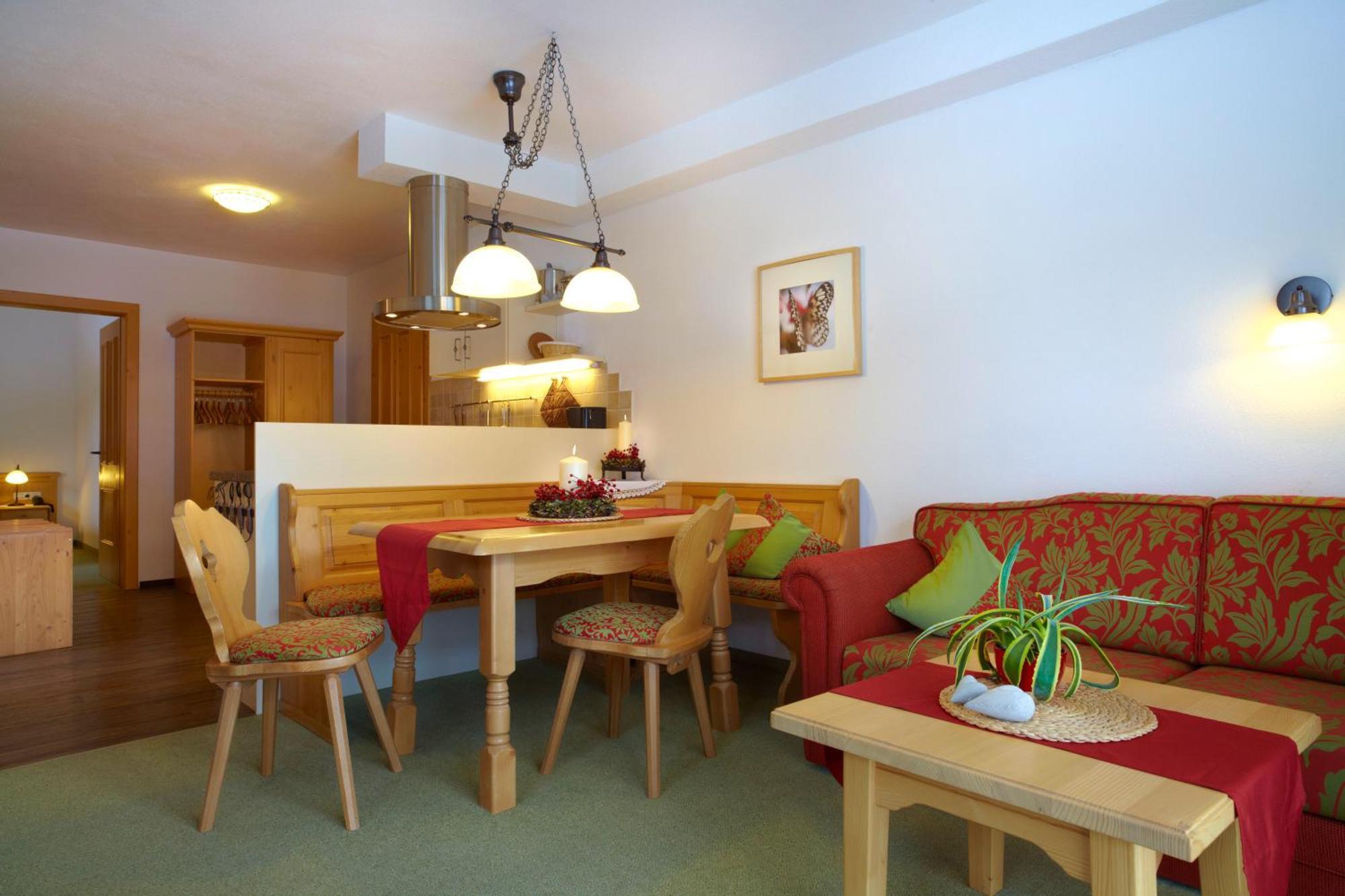 Landhaus Alpensonne Schattwald Esterno foto